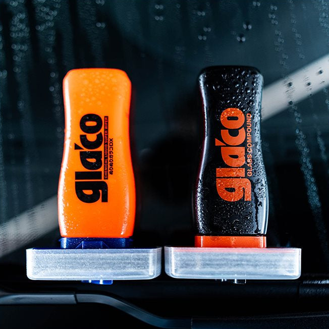Soft99 Glaco Anti Rain coating set met waterparels op de flessen.