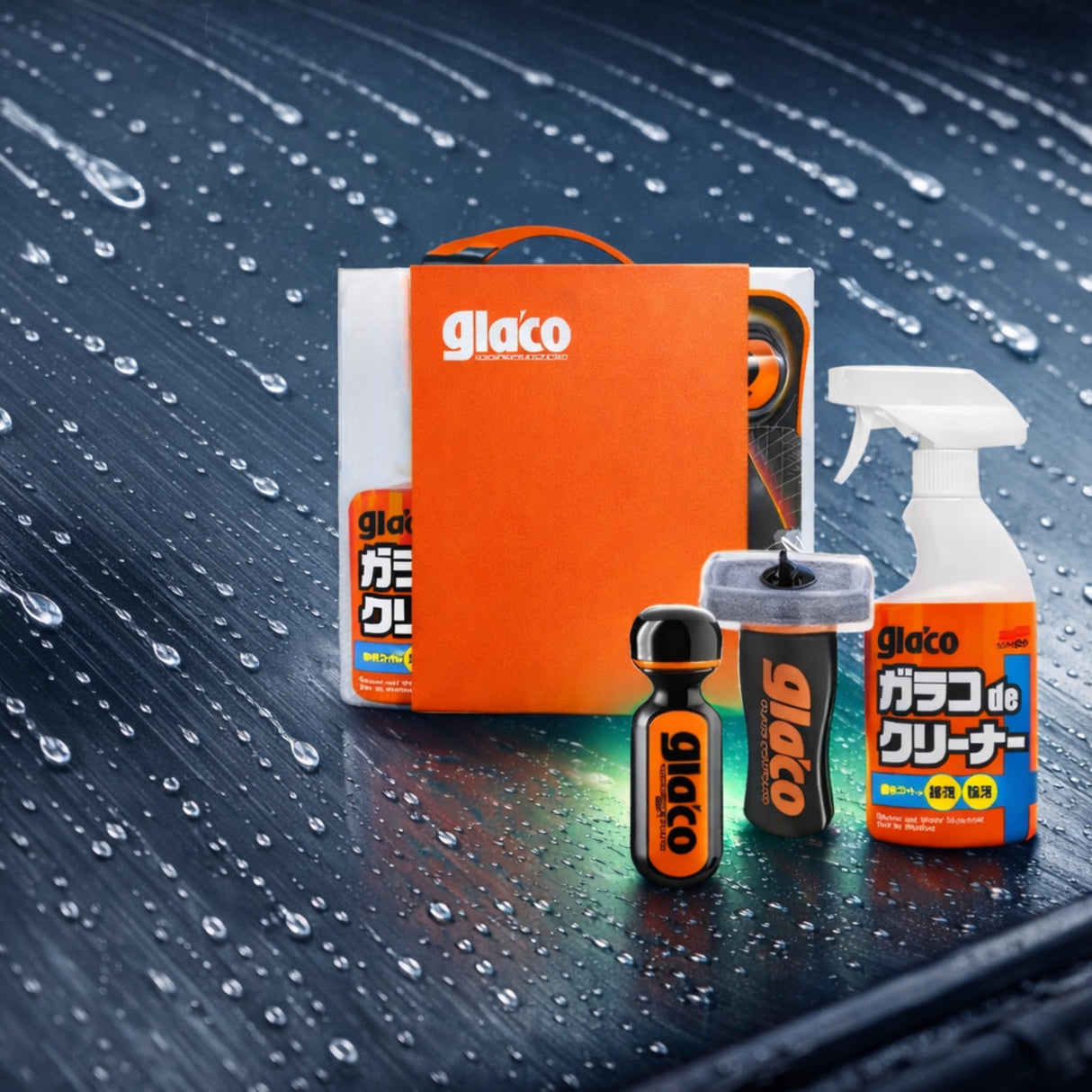 Glaco 3-in-1 producten getoond op een autoruit met waterdruppels