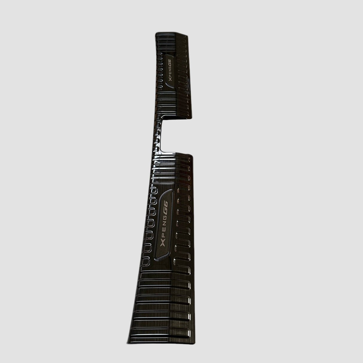 Laadklepbescherming voor XPENG G6 in zwart design.