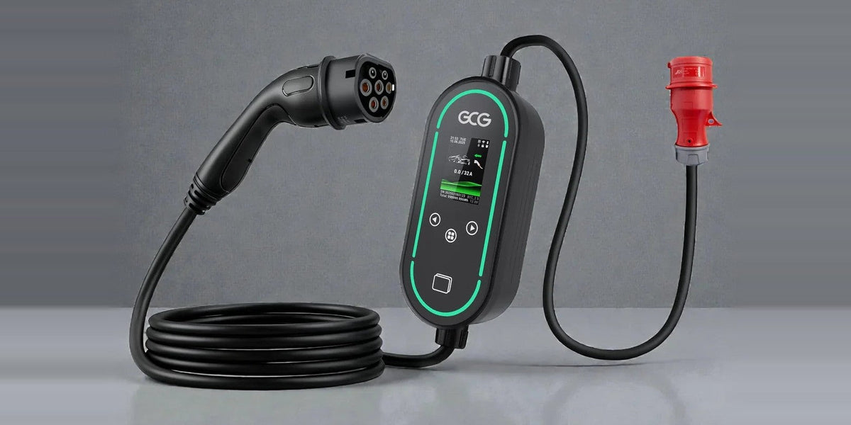 GCG MAX mobil lader 11 kW / 22 kW med Type 2-stik og rødt CEE-stik til opladning af elbil