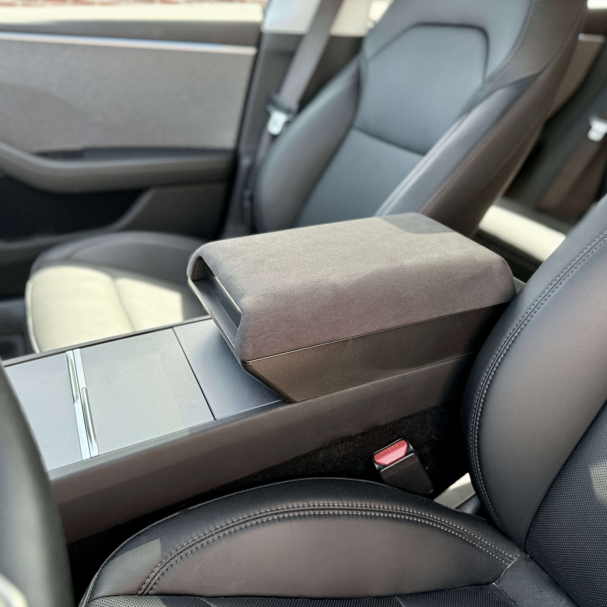 Alcantara armleuning met ingebouwd opbergvak - Tesla Model 3/Y