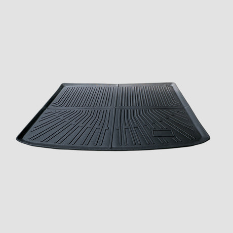 Kofferbakmat voor Kia EV3, foto genomen onder een hoek