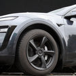 Wieldoppen op een Tesla Model Y Juniper