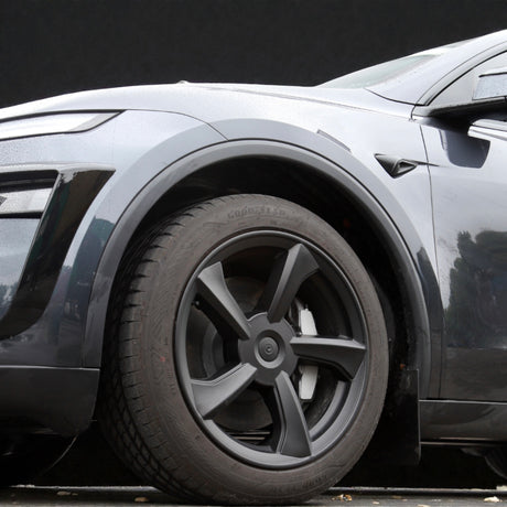 Wieldoppen op een Tesla Model Y Juniper