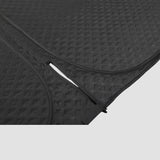 Detailfoto van zwarte afdekking voor ramen, ontworpen voor XPENG G6.