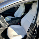 Witte stoelbekleding in Tesla Model 3 interieur, complete set.