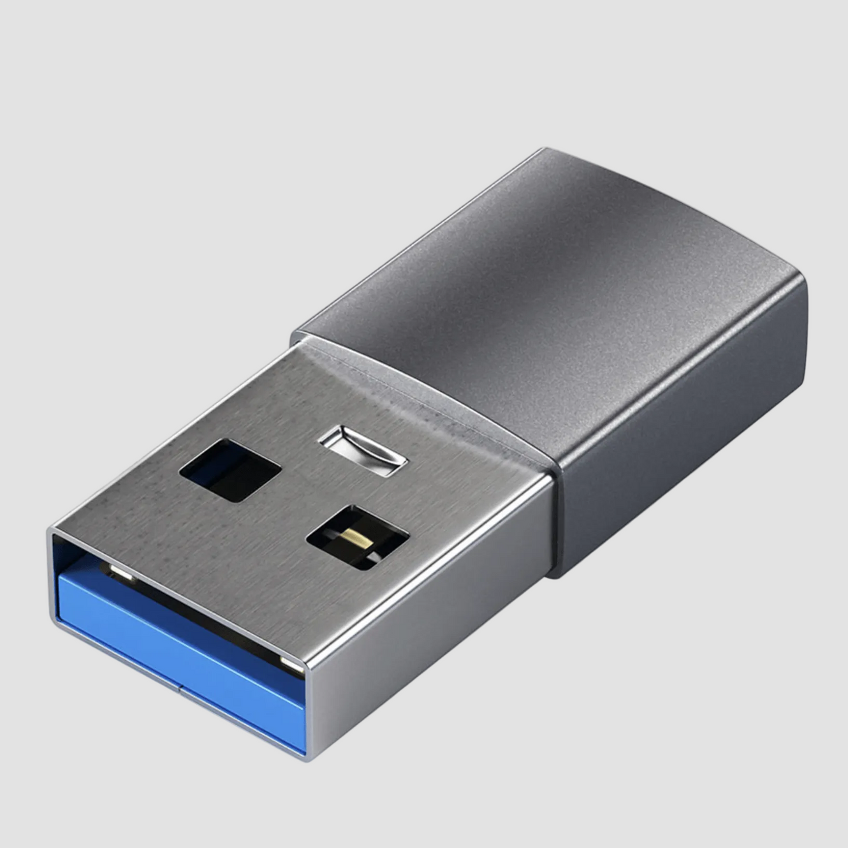 een USB-A naar USB-C ingang.