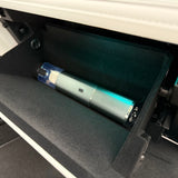 Stofzuiger voor auto die in een handschoenenkastje past