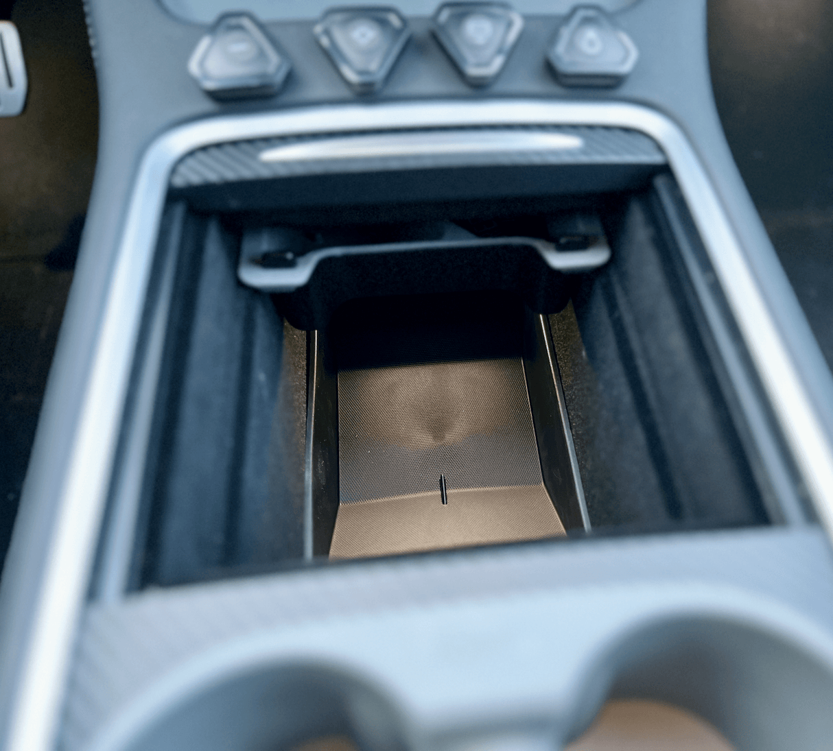 Box/onderlegger voor middenconsole. Past op Tesla Model 3/Y