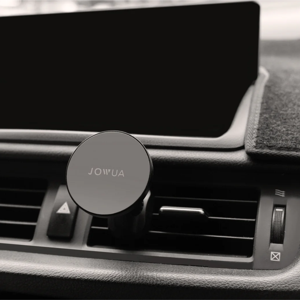 jowua telefoonhouder gemonteerd in de luchtroosters van een elektrische auto