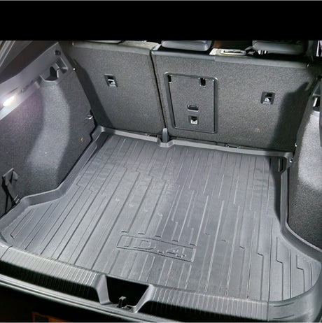 Kofferbakmat met hoge rand in zwart voor VW ID.4, perfecte pasvorm.