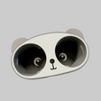 Een bekerhouder die eruitziet als een panda. Een grappige bekerhouder om in de auto te hebben.